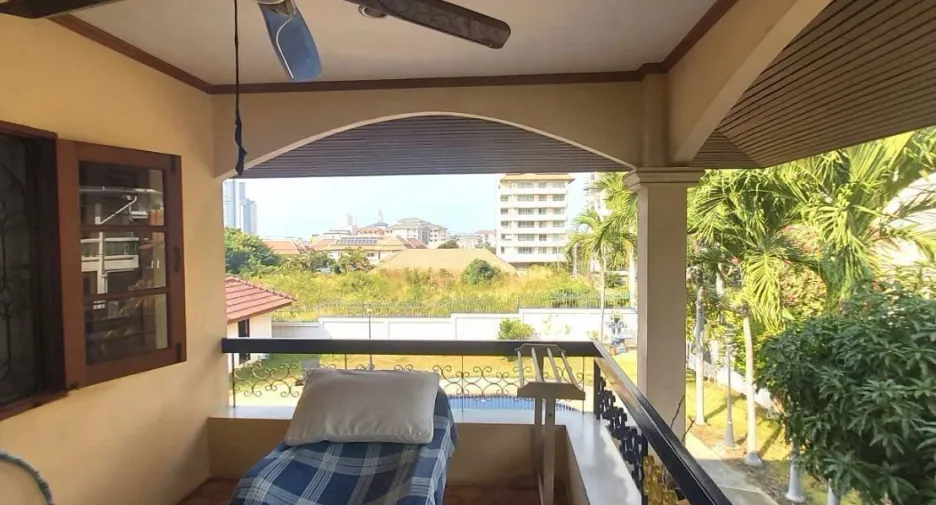 For sale 4 bedrooms villa in Bang Lamung, Chonburi