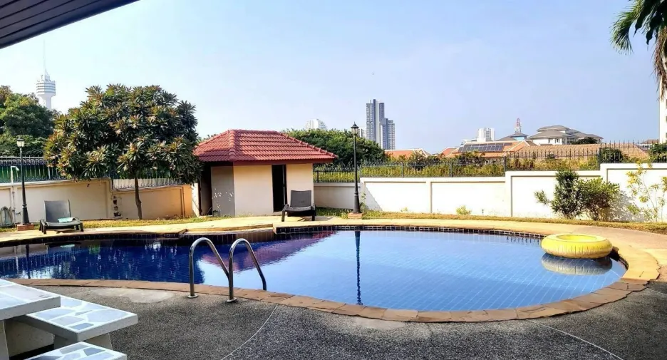 For sale 4 bedrooms villa in Bang Lamung, Chonburi
