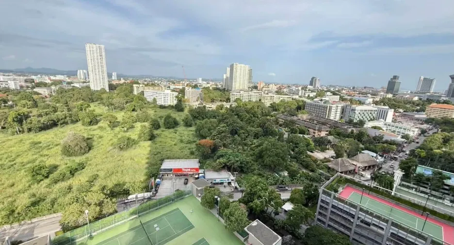 For rent 3 bedrooms condo in Bang Lamung, Chonburi