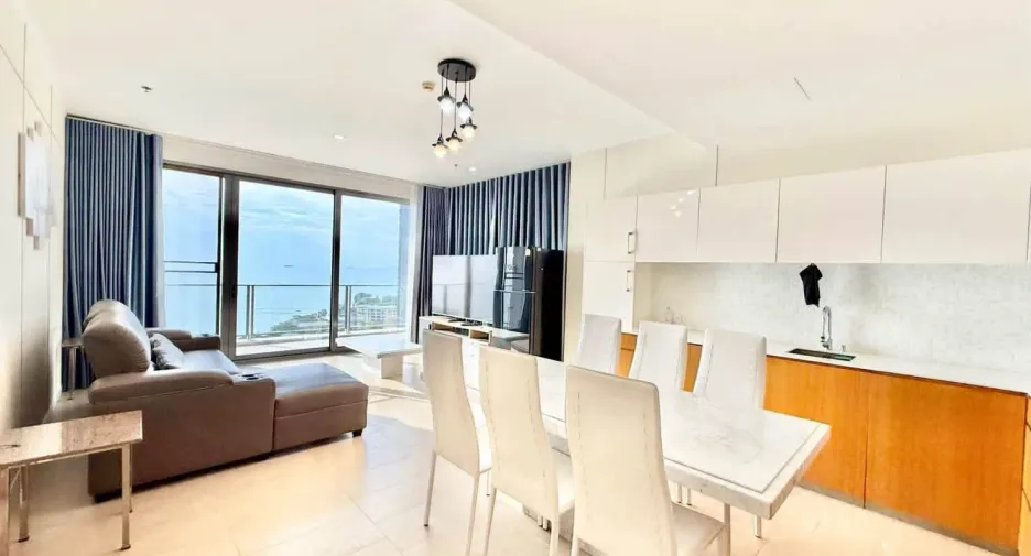 For rent 3 bedrooms condo in Bang Lamung, Chonburi
