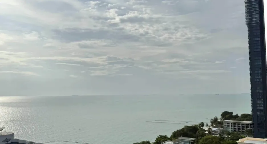 For rent 3 bedrooms condo in Bang Lamung, Chonburi