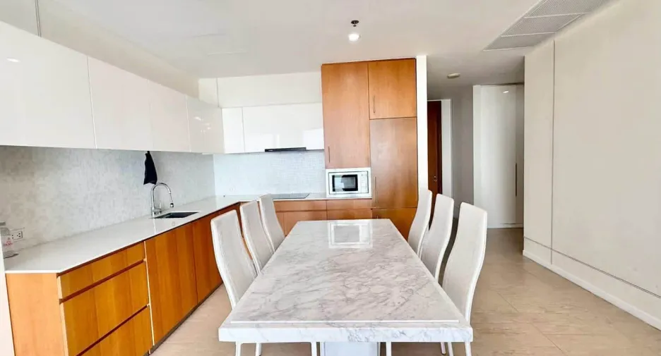 For rent 3 bedrooms condo in Bang Lamung, Chonburi