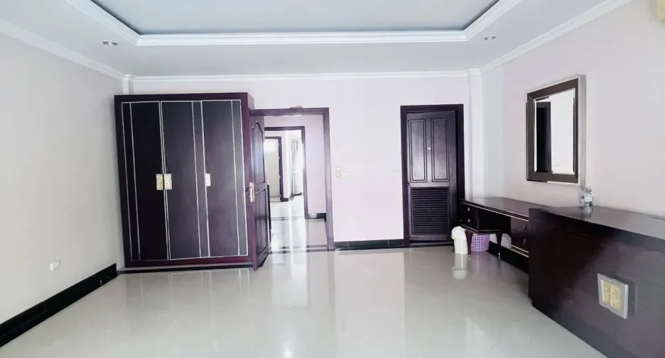 Reihenhaus zum Kauf mit 2 Zimmer in Bang Lamung, Chonburi