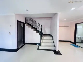 Reihenhaus zum Kauf mit 2 Zimmer in Bang Lamung, Chonburi