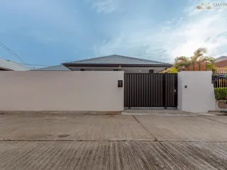 Villa zum Kauf mit 4 Zimmer in Bang Lamung, Chonburi