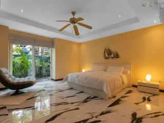 À vendre 4 chambres villa à Bang Lamung, Chonburi