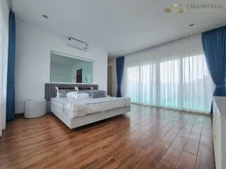 For sale 5 bedrooms villa in Bang Lamung, Chonburi