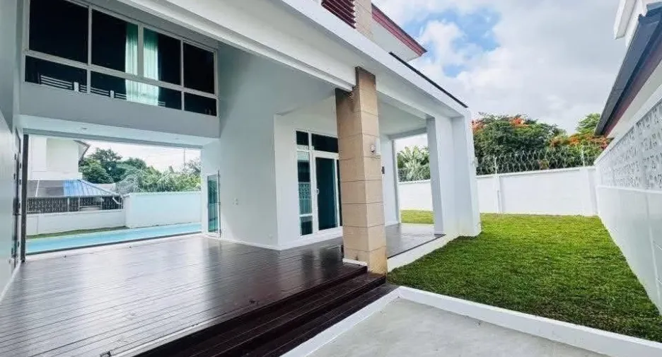 For sale 5 bedrooms villa in Bang Lamung, Chonburi