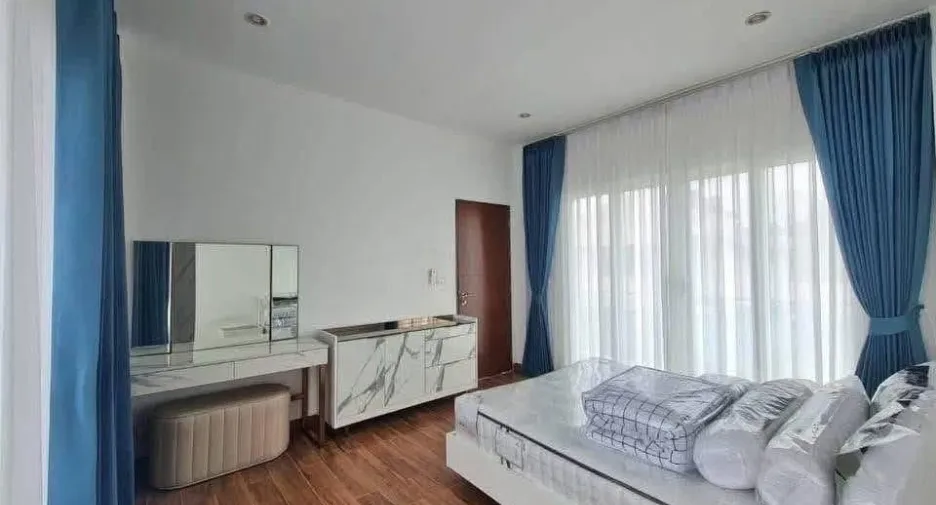 For sale 5 bedrooms villa in Bang Lamung, Chonburi