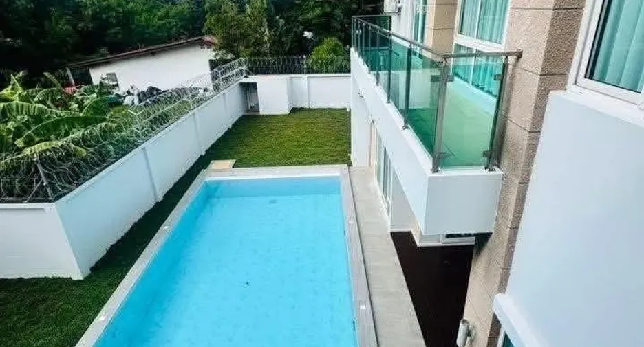 For sale 5 bedrooms villa in Bang Lamung, Chonburi