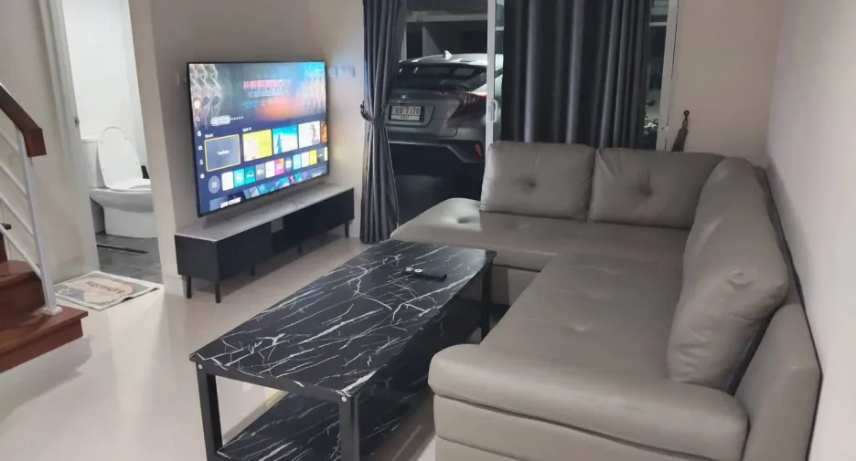 For rent 4 bedrooms townhouse in Huay Yai, Pattaya