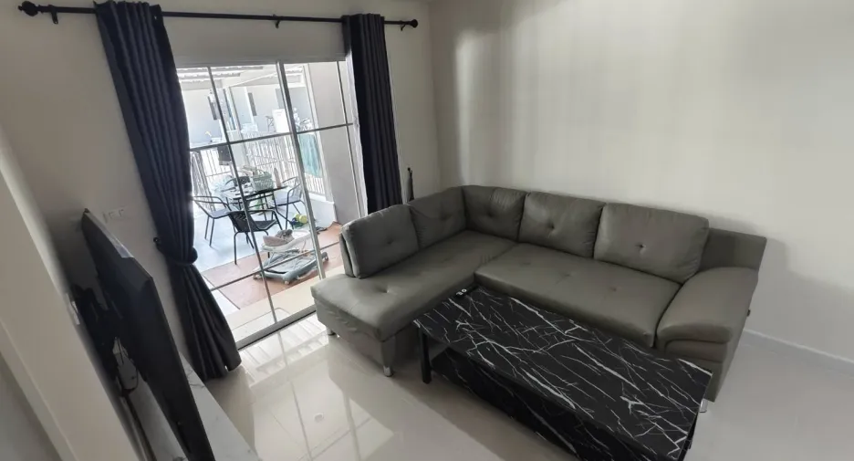 For rent 4 bedrooms townhouse in Huay Yai, Pattaya