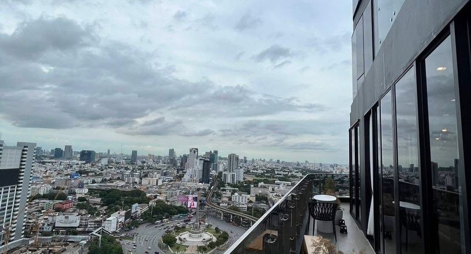 For rent 2 bedrooms condo in Ratchathewi, Bangkok