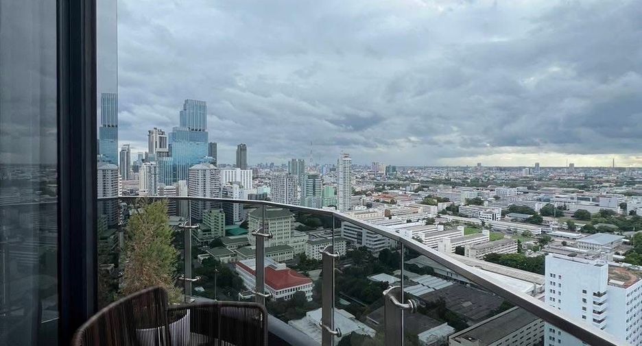 For rent 2 bedrooms condo in Ratchathewi, Bangkok