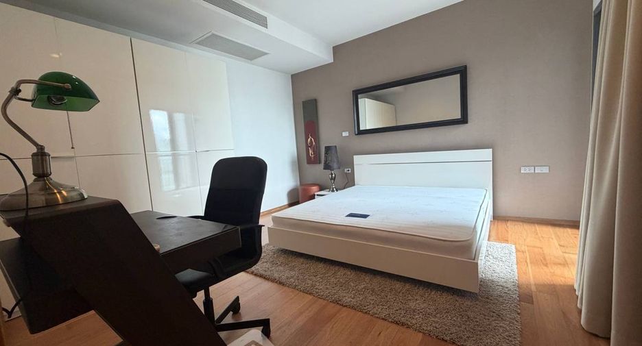 For sale 2 ベッドルーム condo in Khlong Toei, Bangkok