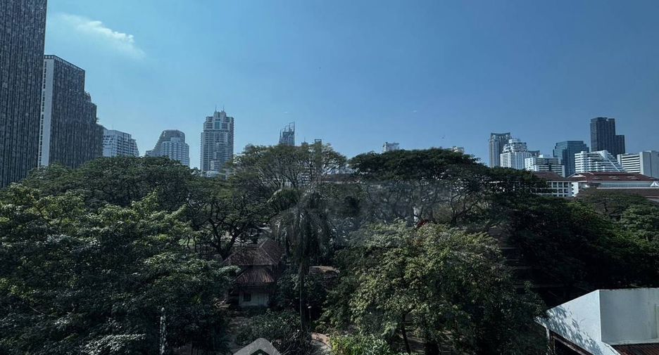 For rent and for sale 1 bed condo in Watthana, Bangkok