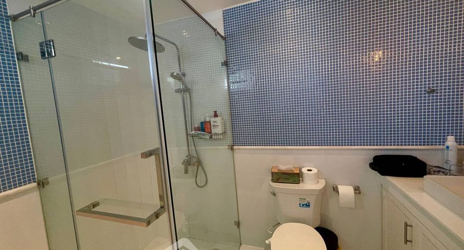 For sale 3 bedrooms condo in Watthana, Bangkok