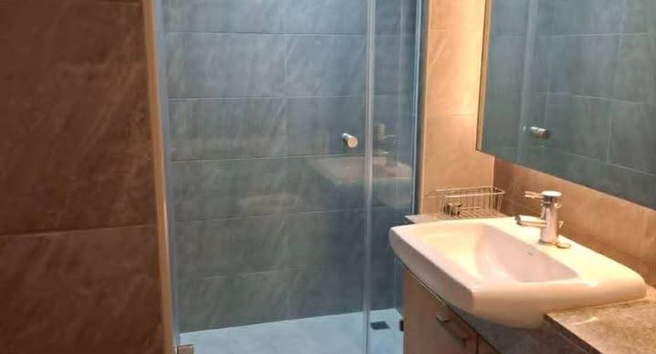 For rent and for sale 1 bed condo in Pathum Wan, Bangkok