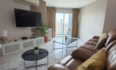 For sale 2 bedrooms condo in Huai Khwang, Bangkok