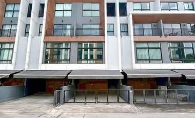 Reihenhaus zum Kauf mit 3 Zimmer in Suan Luang, Bangkok