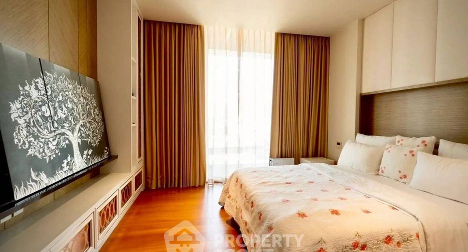 For sale 4 bedrooms condo in Sathon, Bangkok