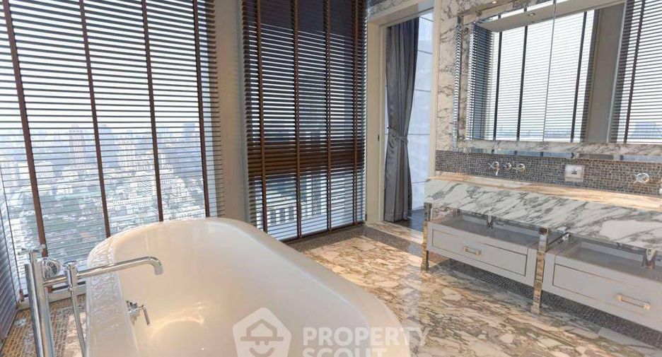 Продажа 3 спальни кондо в Сатхон, Бангкок