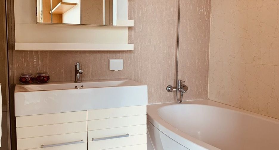 For rent 1 bed condo in Watthana, Bangkok