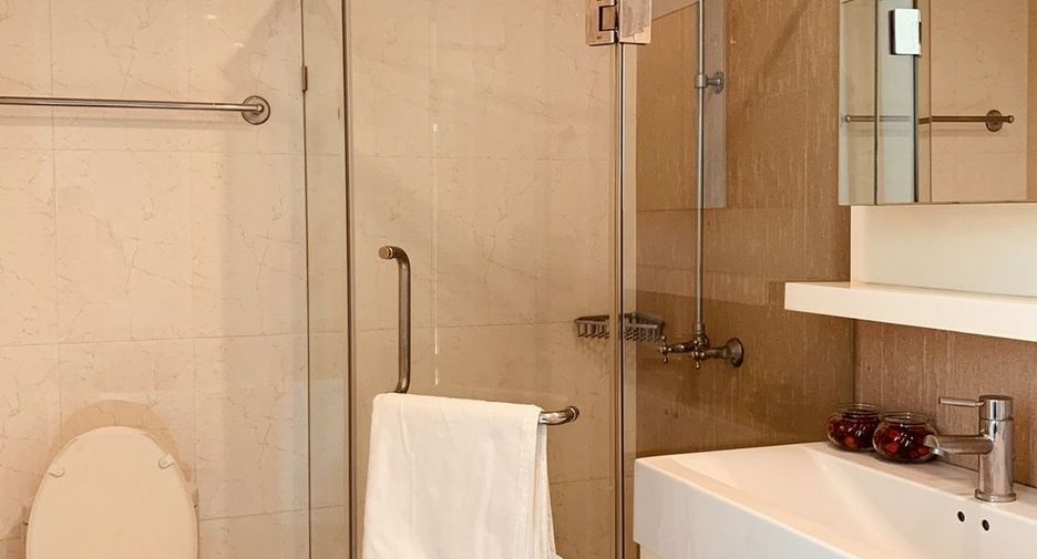 For rent 1 bed condo in Watthana, Bangkok