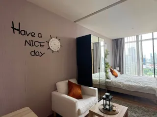 For rent studio condo in Khlong Toei, Bangkok