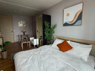 For rent studio condo in Khlong Toei, Bangkok