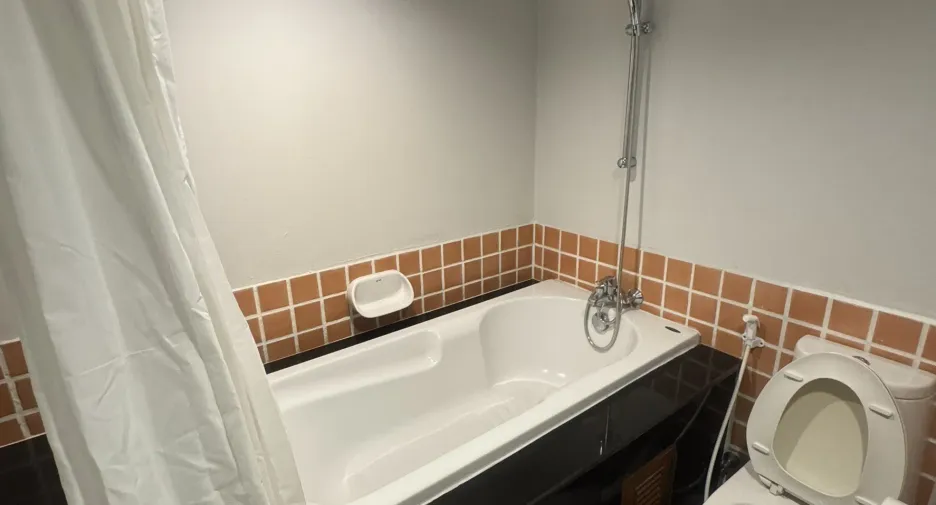 For rent 3 bedrooms apartment in Sathon, Bangkok