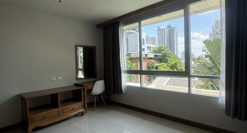 For rent 3 bedrooms apartment in Sathon, Bangkok