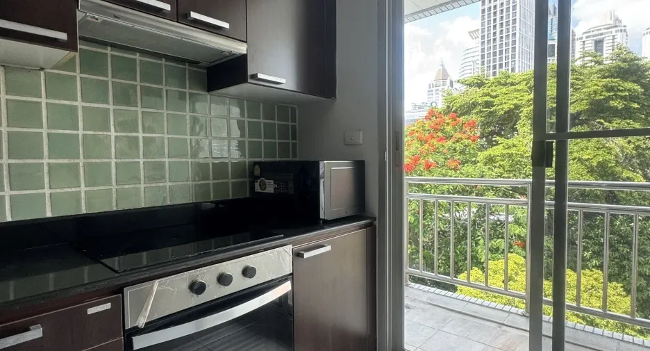 For rent 3 bedrooms apartment in Sathon, Bangkok