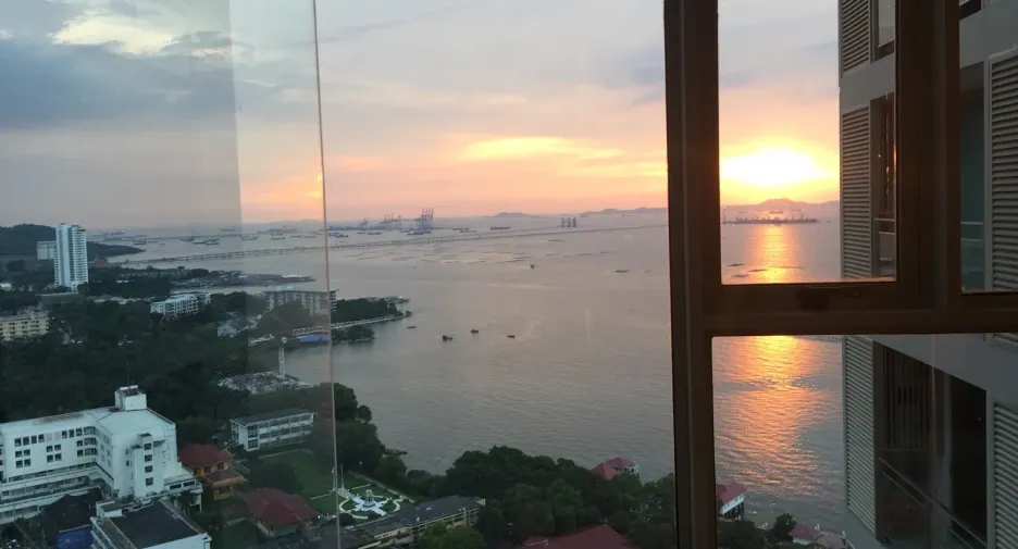 For sale 1 bed condo in Si Racha, Chonburi