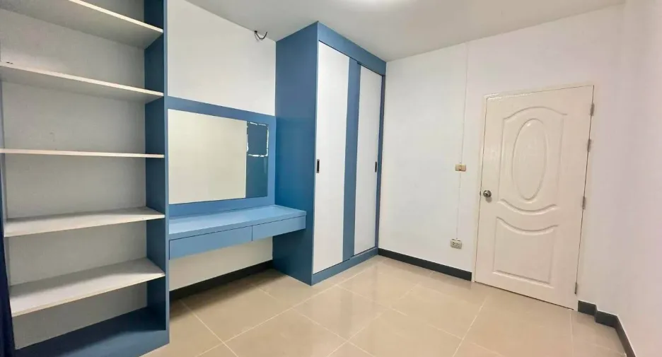 For sale 3 bedrooms house in Si Racha, Chonburi