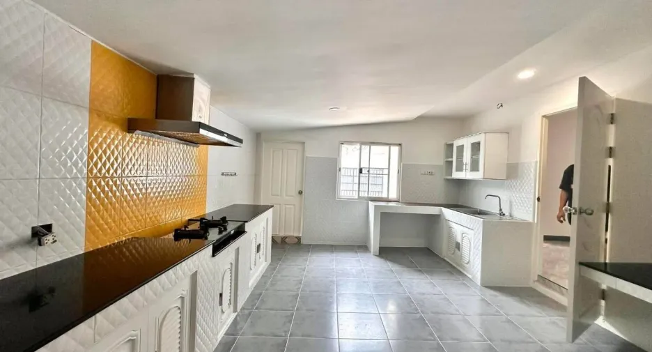 For sale 3 bedrooms house in Si Racha, Chonburi