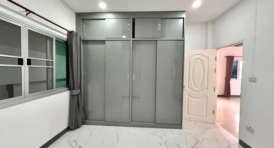 For sale 3 bedrooms house in Si Racha, Chonburi