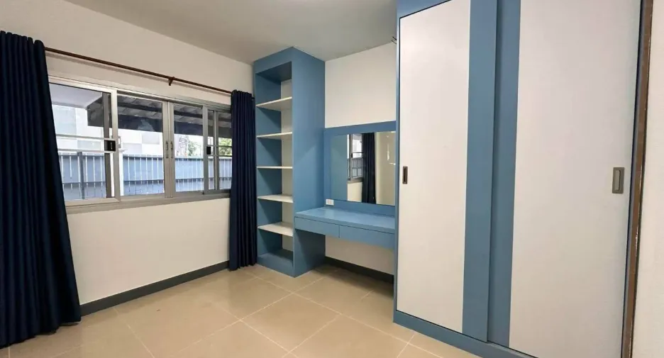 For sale 3 bedrooms house in Si Racha, Chonburi