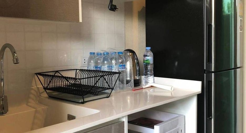 For sale 1 bed condo in Khlong Toei, Bangkok
