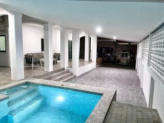 For rent 4 bedrooms villa in Mueang Phuket, Phuket