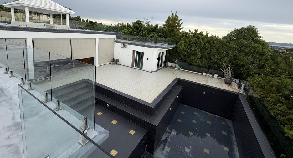 For sale 11 bedrooms villa in Bang Lamung, Chonburi