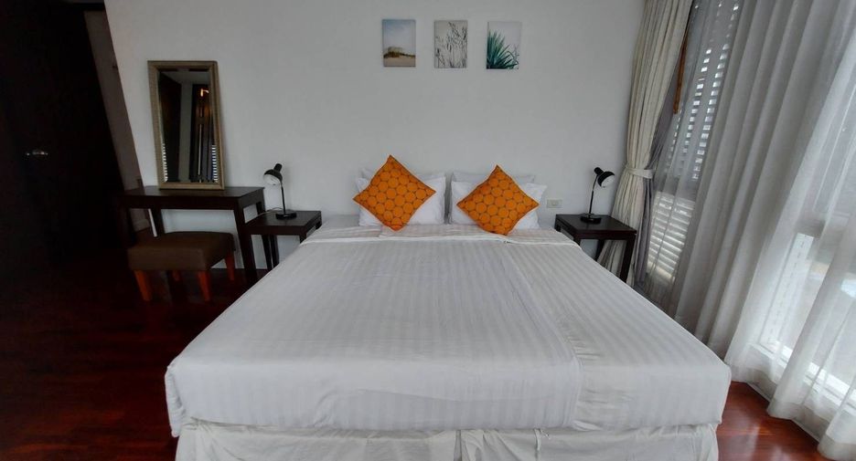 For rent 3 bedrooms apartment in Sathon, Bangkok