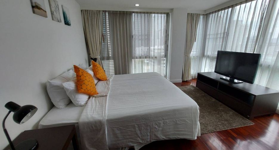 For rent 3 bedrooms apartment in Sathon, Bangkok