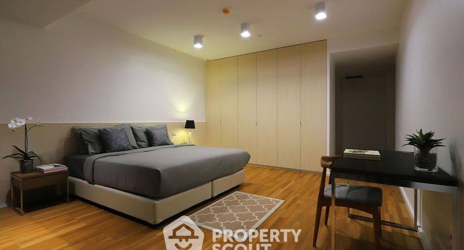 For rent 3 bedrooms apartment in Watthana, Bangkok