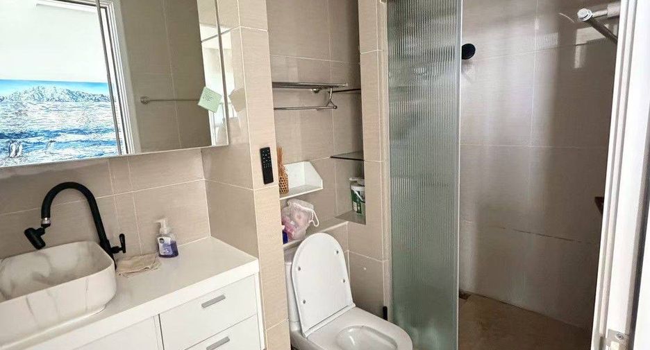 Condo en alquiler de 2 habitaciones en Huai Khwang, Bangkok