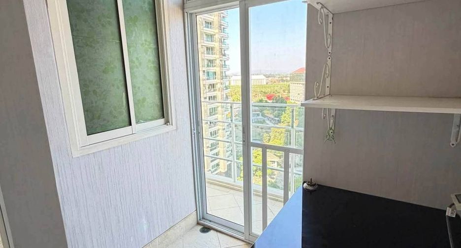 For rent 3 bedrooms condo in Jomtien, Pattaya