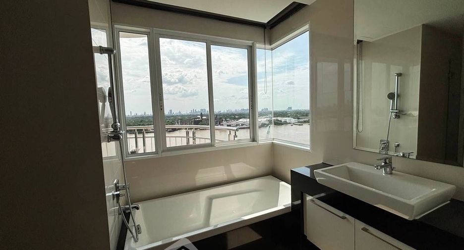 For rent 3 bedrooms condo in Yan Nawa, Bangkok