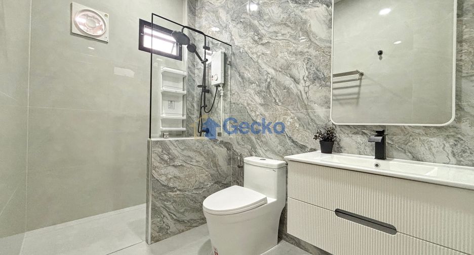 Casa en venta de 4 habitaciones en Bang Lamung, Chonburi