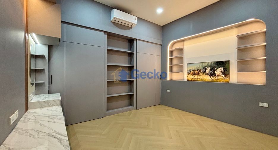 Casa en venta de 4 habitaciones en Bang Lamung, Chonburi
