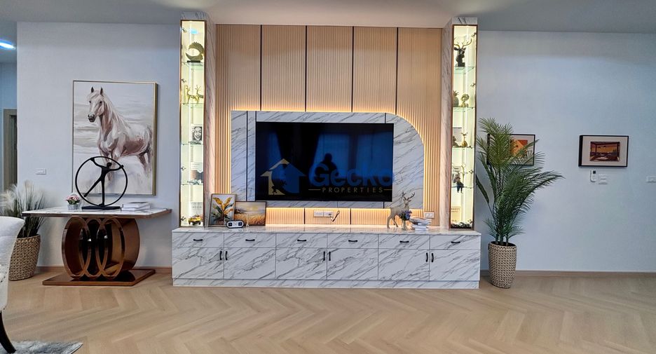 Casa en venta de 4 habitaciones en Bang Lamung, Chonburi